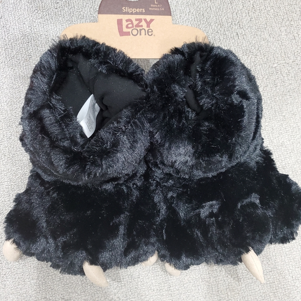 BNWT- Bear paw slippers